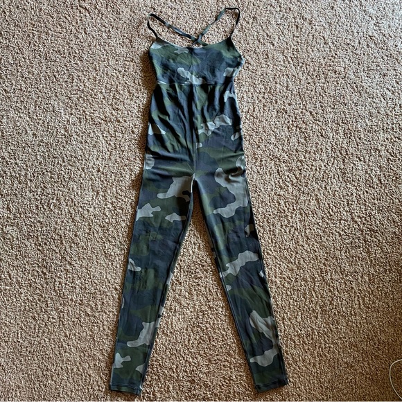Aerie Offline Bodysuit - Picture 1 of 3